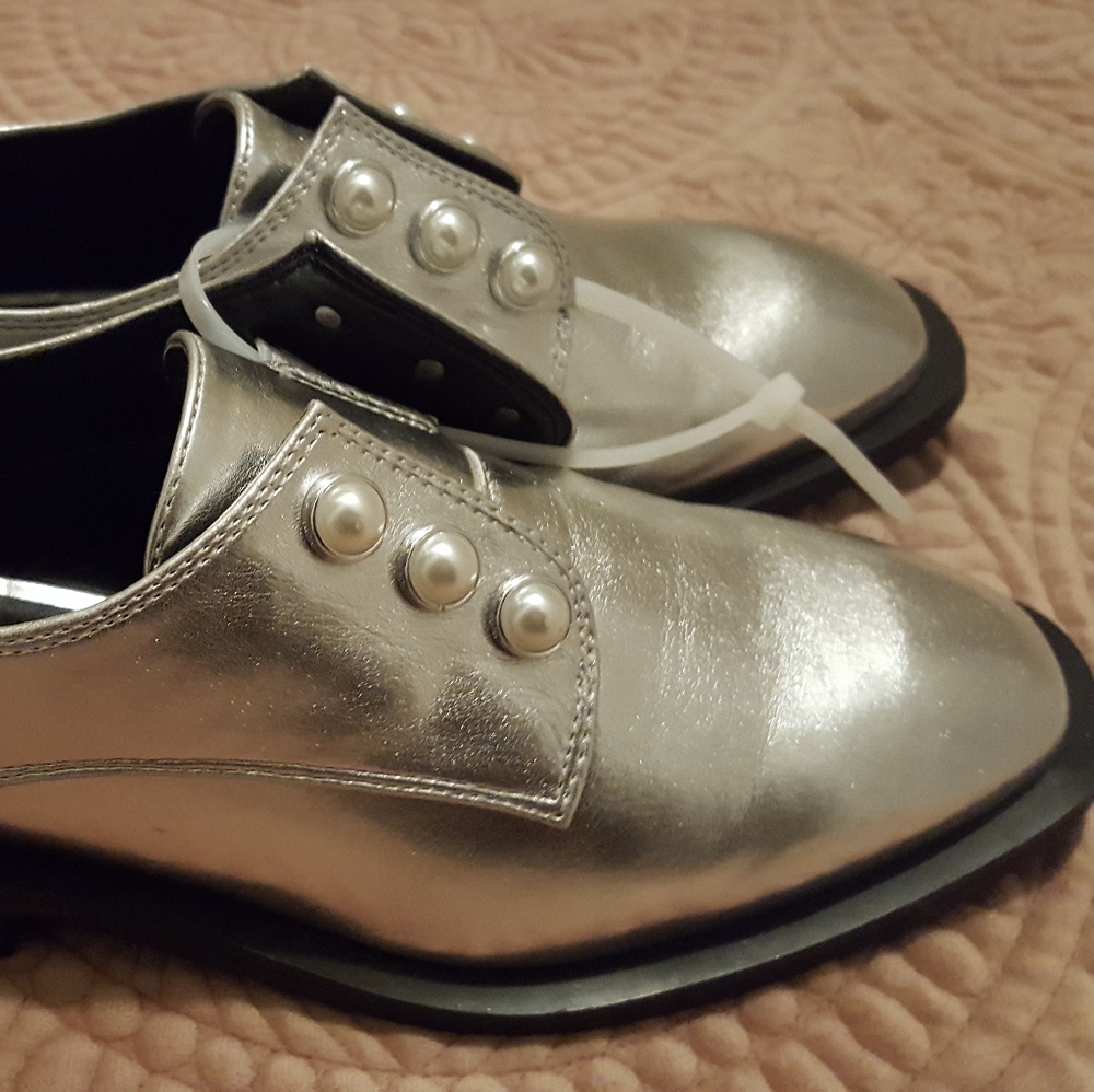 Metallic Sliver & Pearl Loafers - Picture 2 of 4